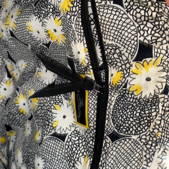 Vera Bradley Cross Body Tote - Picture 5 of 6